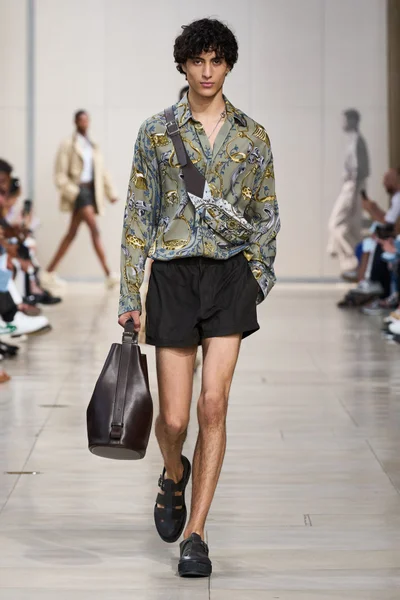 Look 23